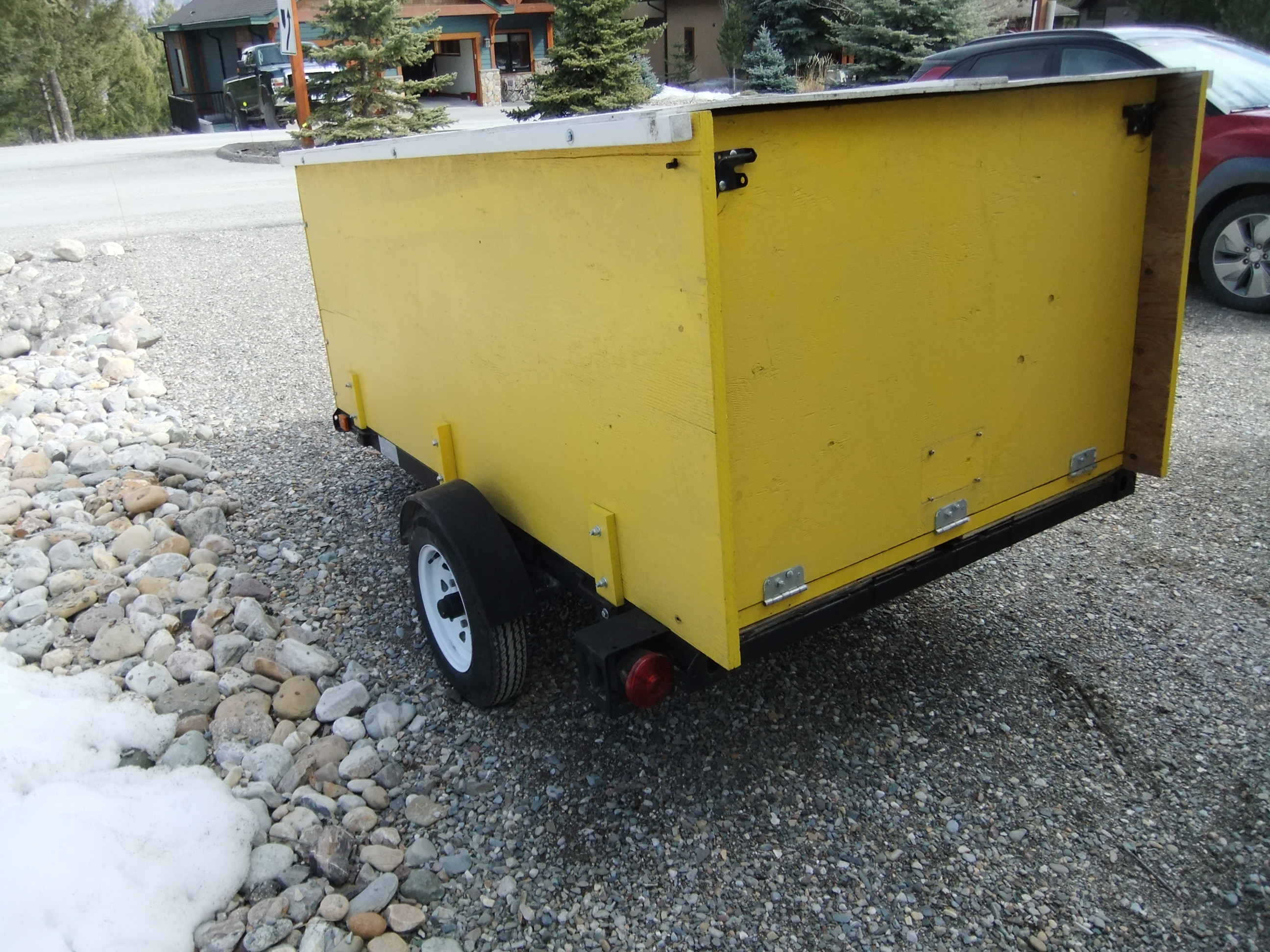 Snowbear trailer 019.JPG